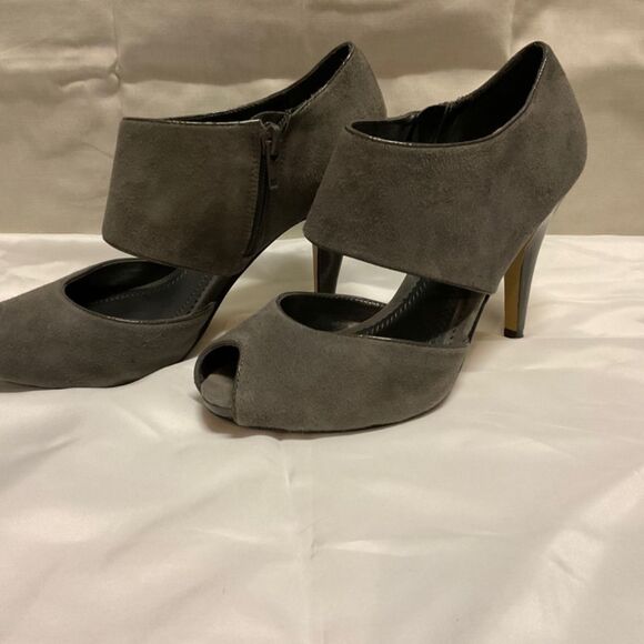 Ann Taylor LOFT, Ladi Open Toe Bootie, Gunmetal Grey, 6.5M - Picture 3 of 7
